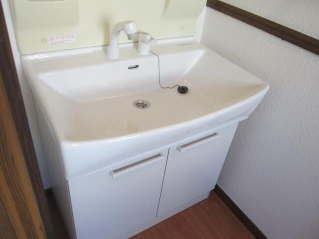 Ｃｏｍｆｏｒｔ岡村の洗面所