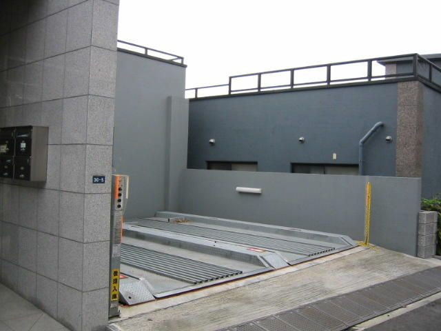 Ｃｏｍｆｏｒｔ岡村の駐車場