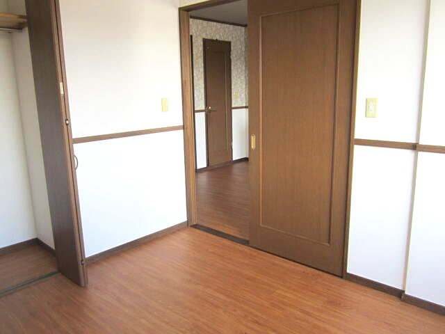 Ｃｏｍｆｏｒｔ岡村の居間・リビング