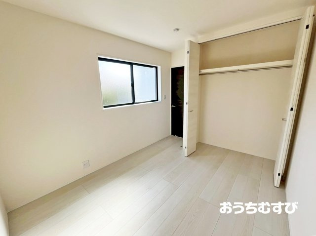 尾張旭市新居町(全3棟)の洋室