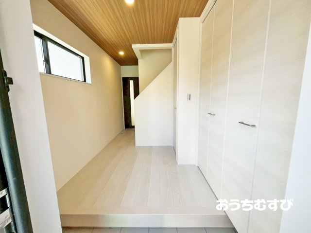 尾張旭市新居町(全3棟)の前面道路含む現地写真