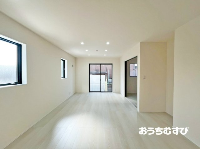 尾張旭市新居町(全3棟)のキッチン