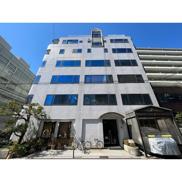 パークサイドカワイビルの外観