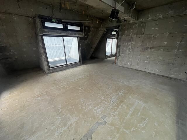 ホワイトパレスビル　５階