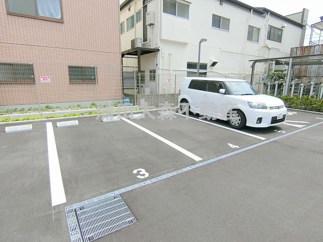 ブランシエスタ糀谷の駐車場