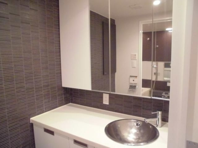 ドゥーエ横濱桜木町の洗面所