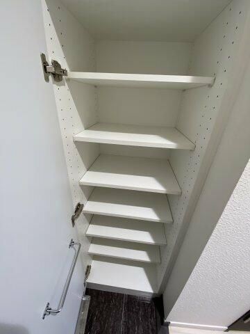 スカイコートパレス三ノ輪 の玄関|シューズボックス