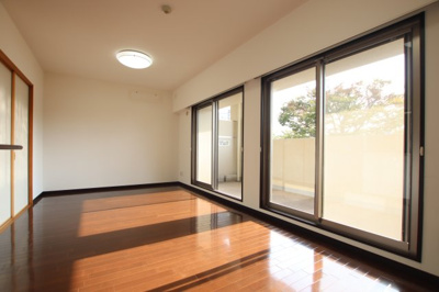 【居間・リビング】 | ルナコート富田林