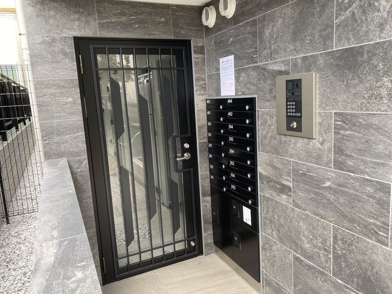 RELUXIA都立大学のエントランス