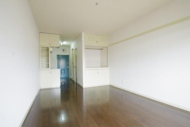 シャリエ九品寺の居間・リビング