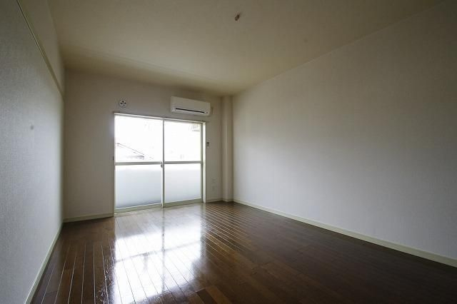 シャリエ九品寺の内装