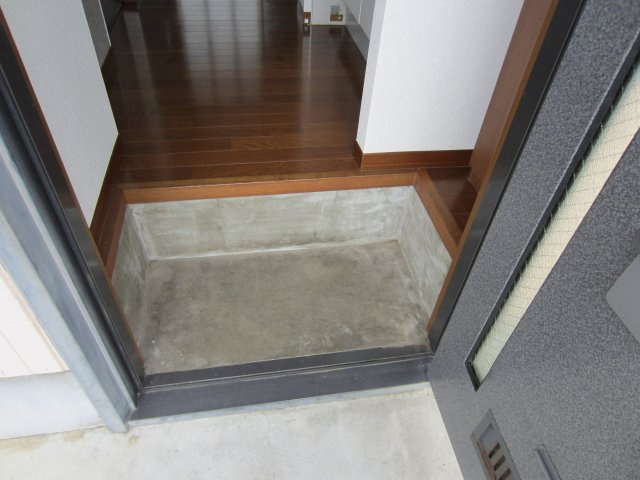 ひたちなか市高場４丁目のアパートの玄関|玄関の写真です。