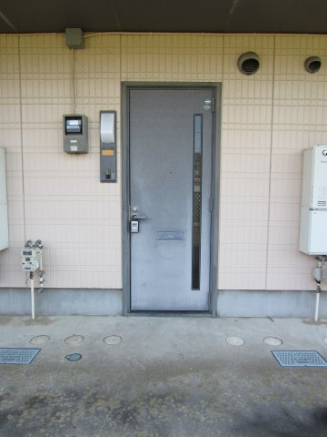 ひたちなか市高場４丁目のアパート|外部写真です。（玄関前）