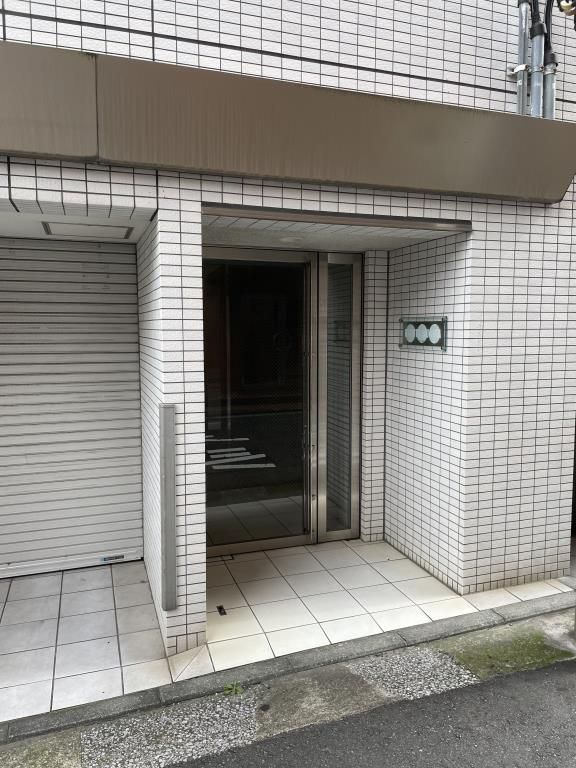 ﾋﾞｴﾝﾂ杉田のエントランス