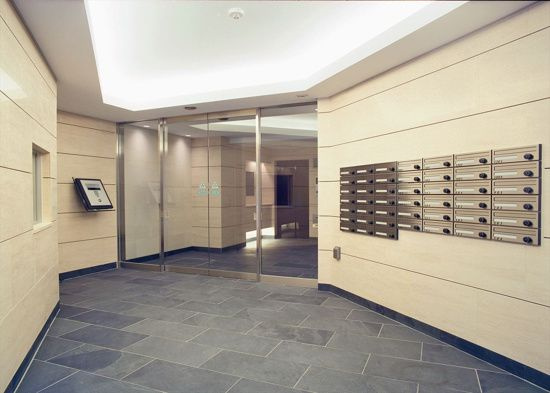 グラントゥルース巣鴨のエントランス