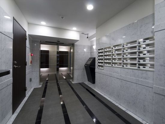 グラントゥルース駒込六義園のエントランス