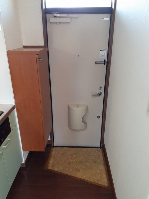 サンハイツ長者ヶ台Ａ棟の玄関