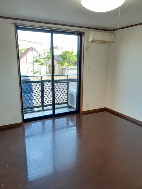 サンハイツ長者ヶ台Ａ棟の洋室