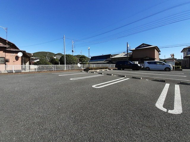 ヴェルマーラＳＫの駐車場