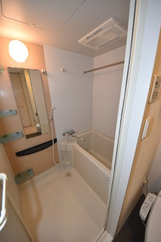 セレニテ北浜の浴室|お風呂です