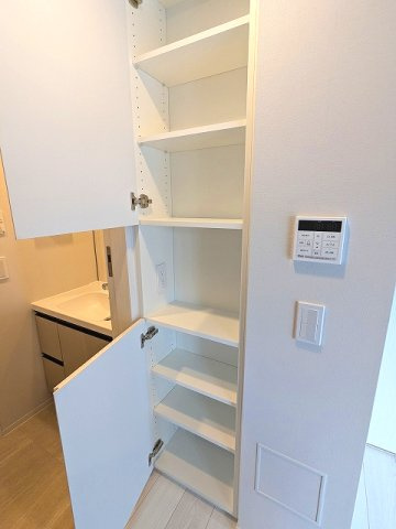 LEFOND PROGRES上野御徒町の設備|キッチン食器棚付です