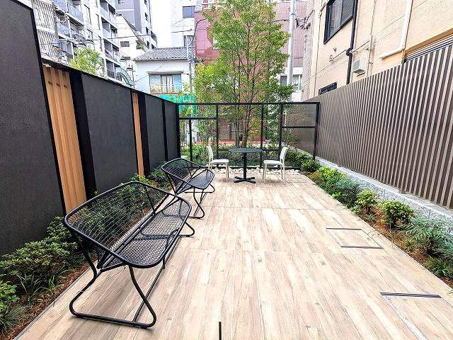 LEFOND PROGRES上野御徒町の設備|1Fのテラスです