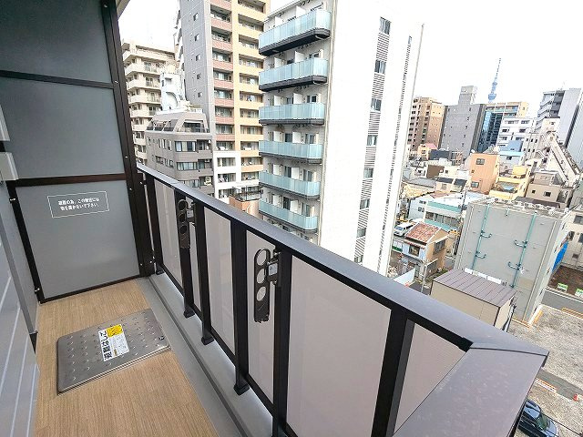 LEFOND PROGRES上野御徒町の設備|7Fバルコニー、洗濯物干せます