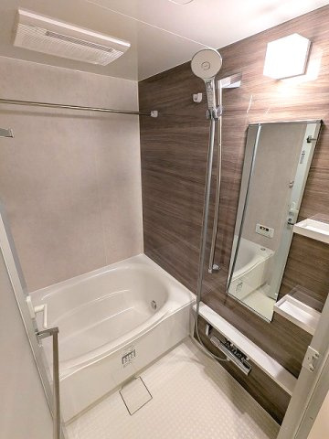 LEFOND PROGRES上野御徒町の浴室|追焚オートバス、浴室換気乾燥機、スライドバー付ワイドシャワーヘッド