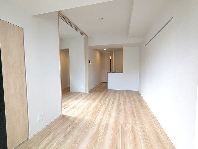 LEFOND PROGRES上野御徒町の内装|ルームカラー奇数階オーガニックナチュラル、偶数階ノーブルホワイト、インターネット無料、カウンターキッチン、角部屋