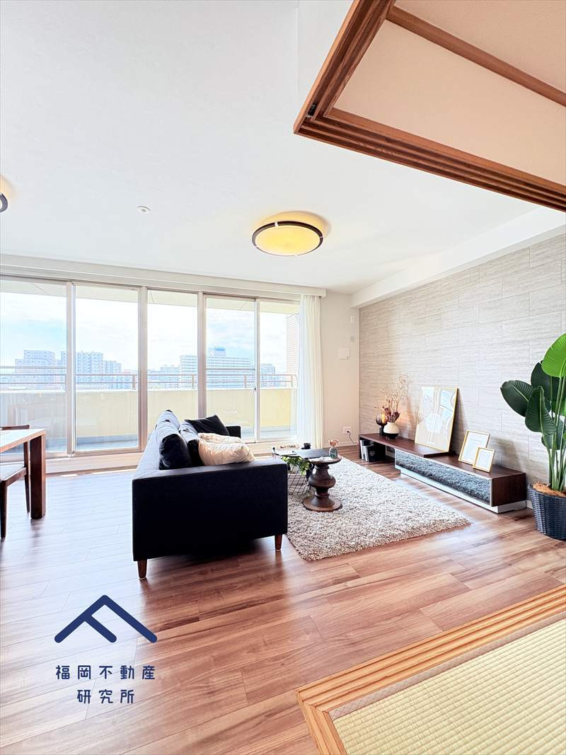 モントーレ香椎スクエア　サウスウイングの居間・リビング