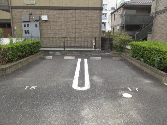 サンクレア  Ⅱの駐車場