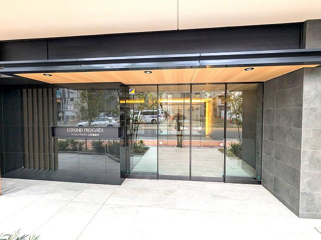 LEFOND PROGRES上野御徒町の設備|瀟洒なエントランスです