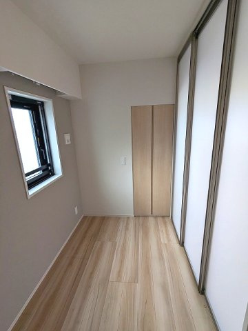 LEFOND PROGRES上野御徒町の設備|洋室、ルームカラー奇数階オーガニックナチュラル、偶数階ノーブルホワイト、インターネット無料、角部屋、収納兼デスクワーク可能なスペースあります