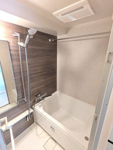 LEFOND PROGRES上野御徒町の浴室|追焚オートバス、浴室換気乾燥機、スライドバー付ワイドシャワーヘッド