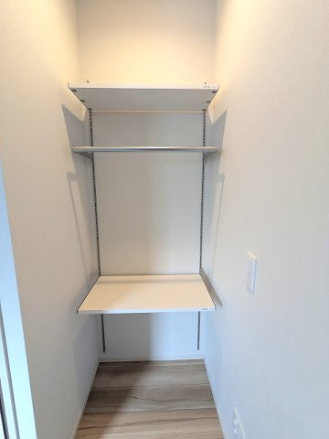 LEFOND PROGRES上野御徒町の収納|洋室に収納兼デスクワークな能なスペース