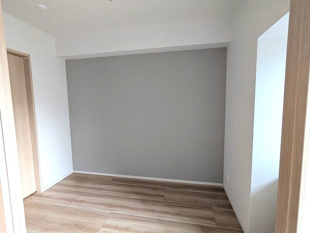 LEFOND PROGRES上野御徒町の設備|洋室、ルームカラー奇数階オーガニックナチュラル、偶数階ノーブルホワイト、インターネット無料、ウォークインクローゼット、デスクワーク可能なスペースあります