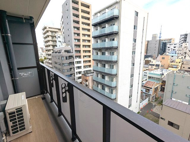 LEFOND PROGRES上野御徒町の設備|7Fバルコニー、洗濯物干せます