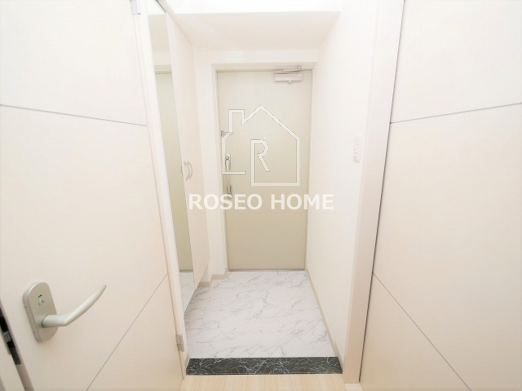 セレーナコンフォルト天神橋の玄関