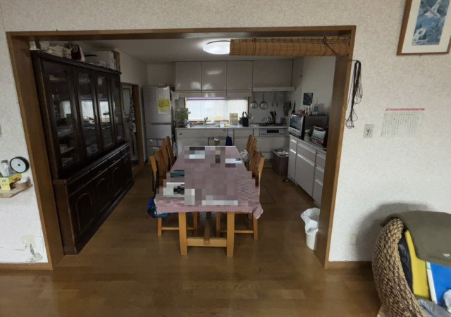 【居間・リビング】 | 北見市美山町西１丁目４７番１４３、４７番１４４　中古売家