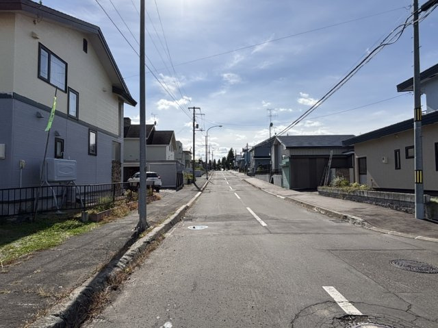 【前面道路含む現地写真】 | 北見市美山町西１丁目４７番１４３、４７番１４４　中古売家