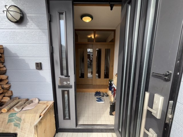 【玄関】 | 北見市美山町西１丁目４７番１４３、４７番１４４　中古売家