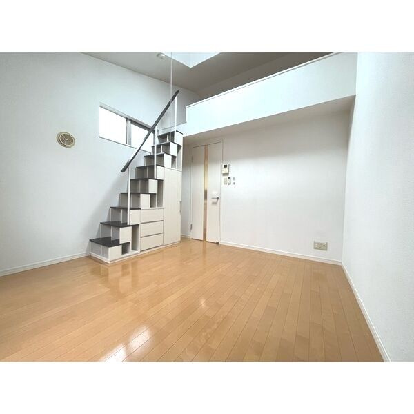 エーフラッツ尾頭橋　名古屋市賃貸　仲介手数料無料の居間・リビング