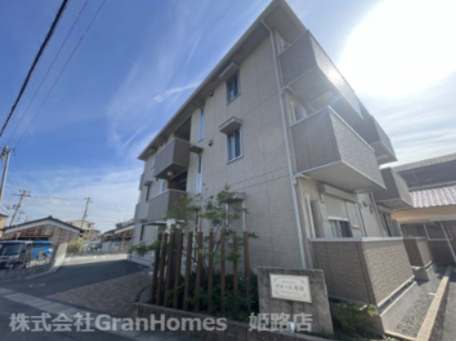 ボナール駅前の外観