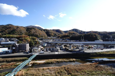 【展望】 | 【上質リノベ】ダイアパレス東海田 | 【四季を感じる】
四季の移ろい・爽やかな青空や風を感じられ
自然を愉しめるパノラマビュー。
毎日の暮らしに余裕を感じさせてくれる、
遮る物の無い開放的な眺望を是非、ご堪能ください。