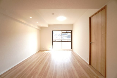 【居間・リビング】 | 【上質リノベ】ダイアパレス東海田 | 室内（2025年12月9日13：00頃）撮影