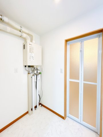 【洗面所】 | 北見市柏陽町５５７番地１２１　中古売家 | 【リフォーム後】洗面所別アングルです。