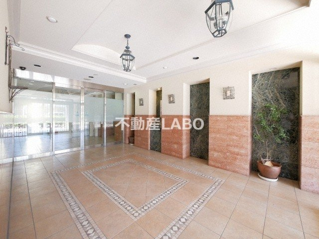 ディナスティ長居公園南のロビー