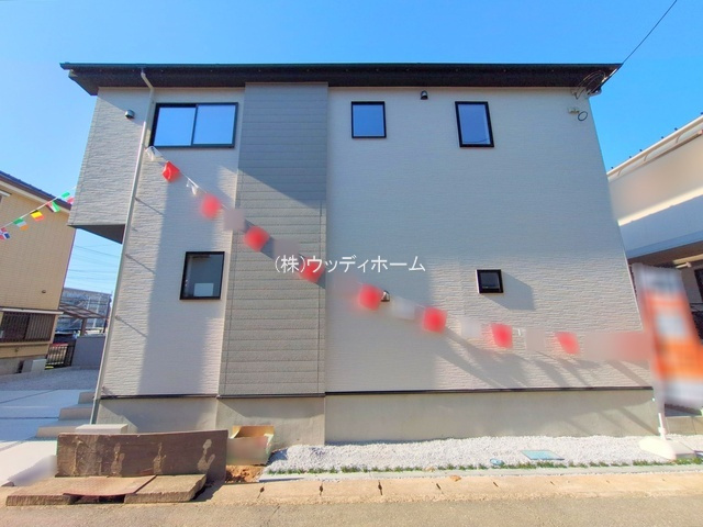 越谷市瓦曽根6期　新築一戸建ての外観