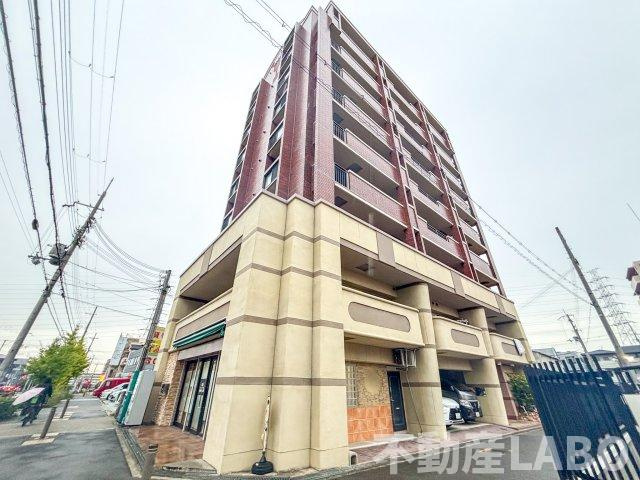 川辺辻岡マンションの外観