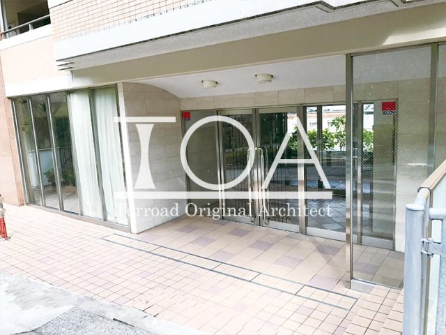 ロイヤル神戸北野通りのエントランス|毎日通るエントランスはこのようになっています